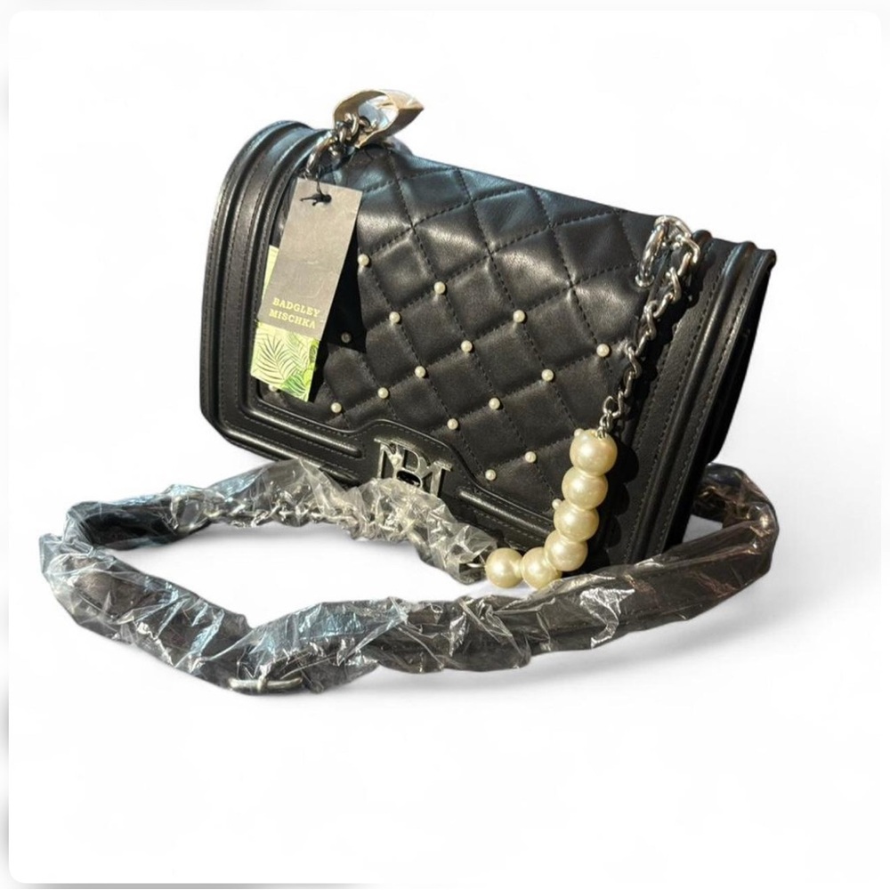 Badgley Mischka Quilted Pearl Chain Crossbody Black NWT Evening Bag Chic